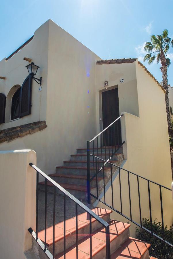 Luxurioese Und Grossraeumige Villa Mit Community Pool, Sicht Auf Das Mittelmeer Sowie Dem Mar Menor, La Manga Club Atamaría Eksteriør billede