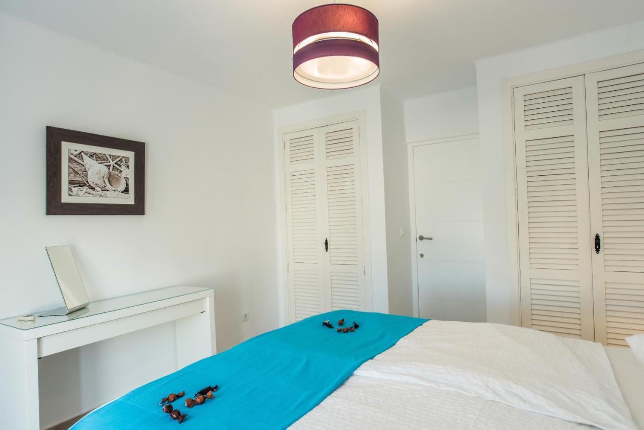 Luxurioese Und Grossraeumige Villa Mit Community Pool, Sicht Auf Das Mittelmeer Sowie Dem Mar Menor, La Manga Club Atamaría Eksteriør billede