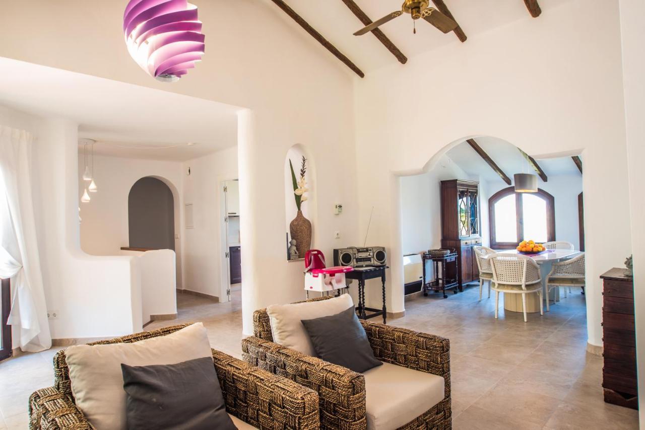 Luxurioese Und Grossraeumige Villa Mit Community Pool, Sicht Auf Das Mittelmeer Sowie Dem Mar Menor, La Manga Club Atamaría Eksteriør billede