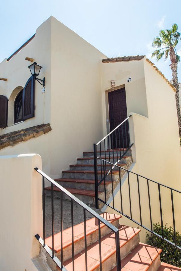 Luxurioese Und Grossraeumige Villa Mit Community Pool, Sicht Auf Das Mittelmeer Sowie Dem Mar Menor, La Manga Club Atamaría Eksteriør billede