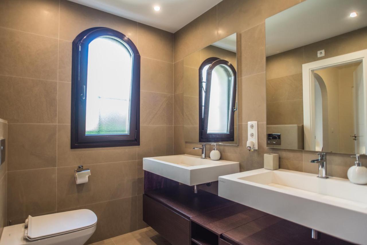 Luxurioese Und Grossraeumige Villa Mit Community Pool, Sicht Auf Das Mittelmeer Sowie Dem Mar Menor, La Manga Club Atamaría Eksteriør billede