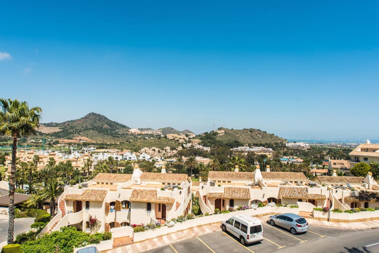 Luxurioese Und Grossraeumige Villa Mit Community Pool, Sicht Auf Das Mittelmeer Sowie Dem Mar Menor, La Manga Club Atamaría Eksteriør billede